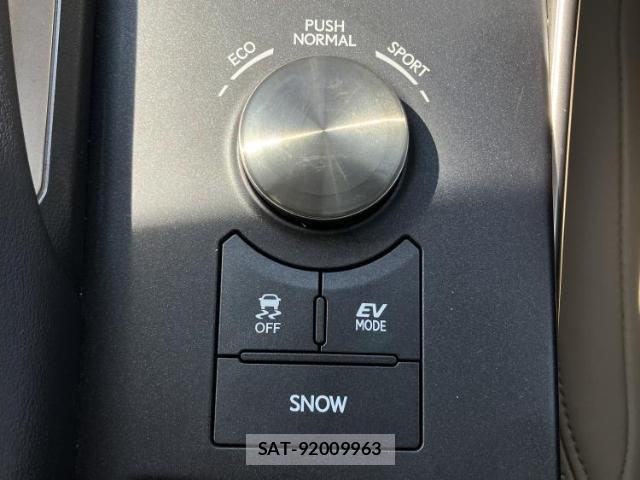 Lexus IS 2017-03 8648744-17