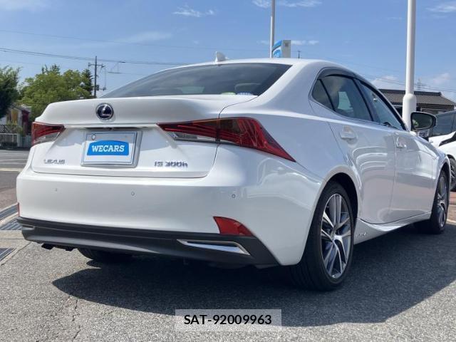 Lexus IS 2017-03 8648744-2