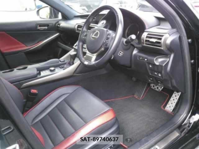 Lexus IS 2015-07 8648892-2