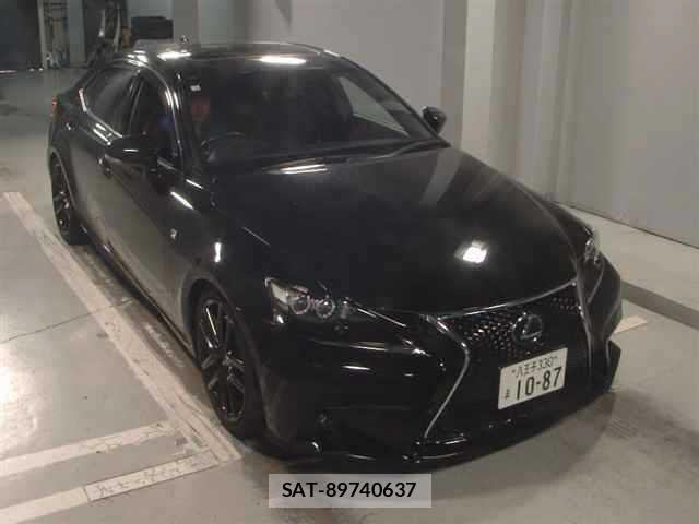 Lexus IS 2015-07 8648892-3