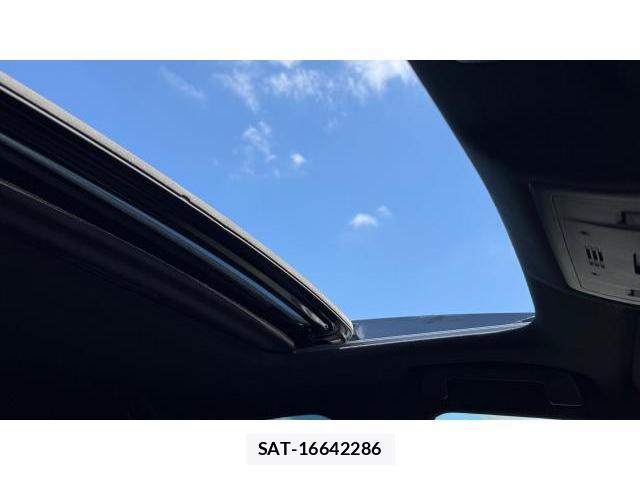 Lexus IS 2022 8649679-11