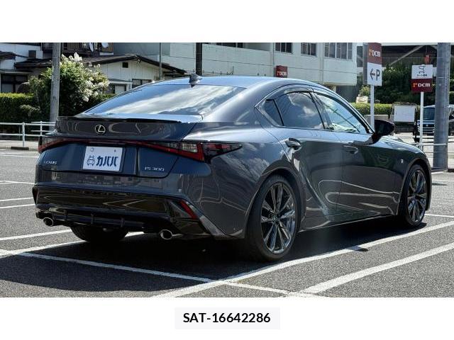 Lexus IS 2022 8649679-14