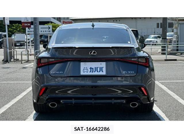 Lexus IS 2022 8649679-3