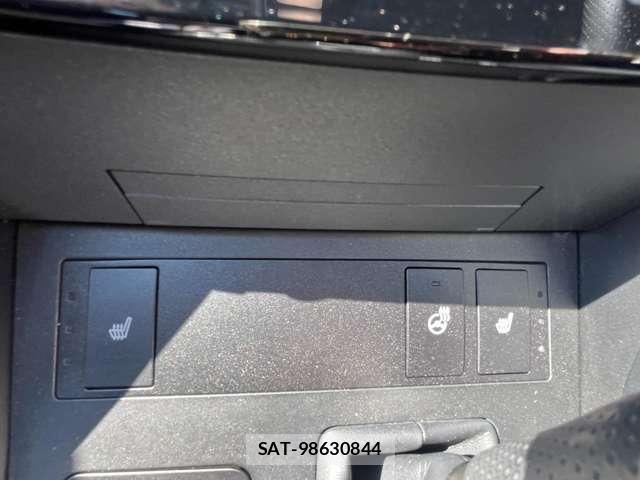 Lexus IS 2021-02 8649746-8