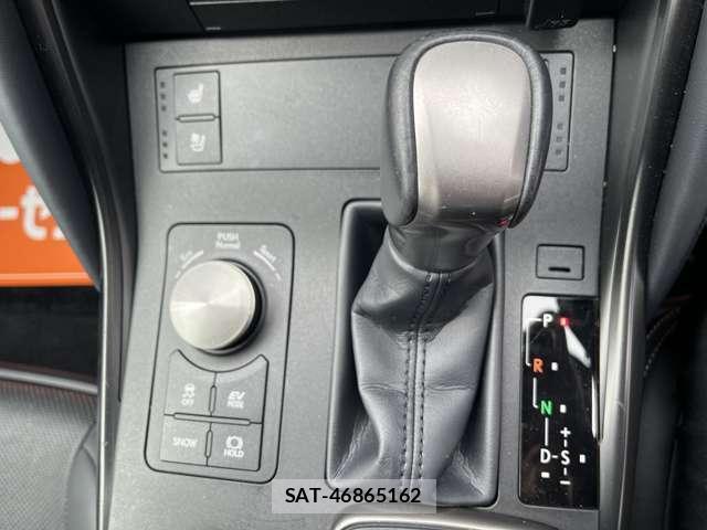 Lexus IS 2021-02 8649747-11