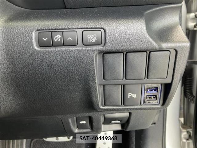 Lexus IS 2013-06 8652046-16