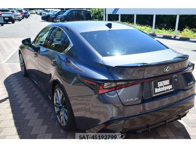 Lexus IS 2021-10 8652636-8