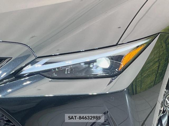 Lexus IS 2025-07 8653029-11