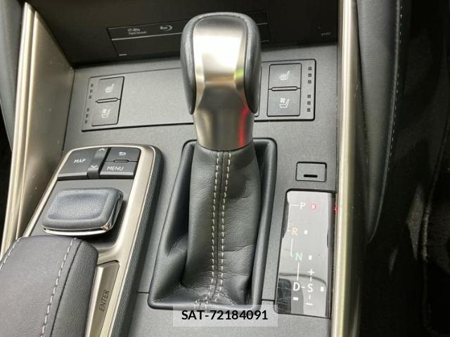 Lexus IS 2016-11 8653831-17