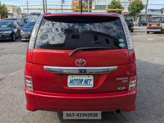 Toyota ISIS 2013-07 8652435-13