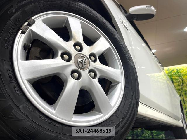 Toyota ISIS 2011-09 8653102-13