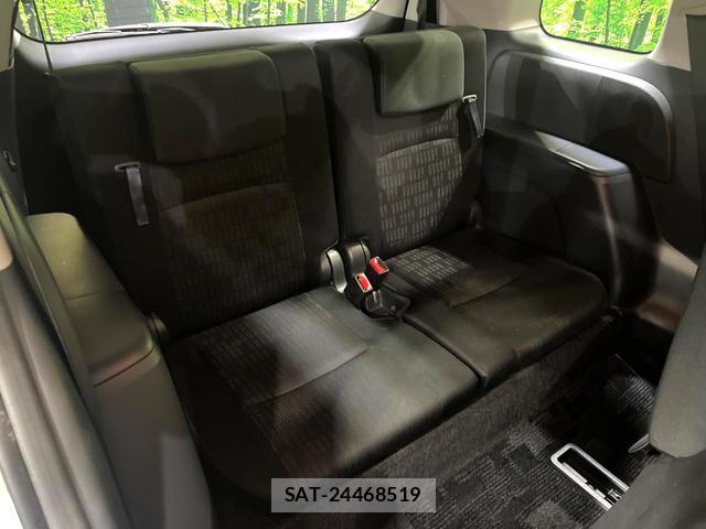 Toyota ISIS 2011-09 8653102-9