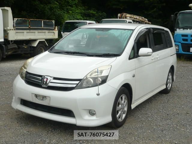 Toyota ISIS 2013-07 8653117-0