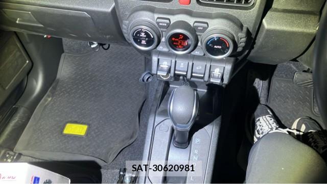 Suzuki JIMNY SIERRA 2023-02 8651421-14
