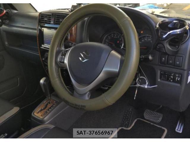 Suzuki JIMNY SIERRA 2014-12 8652204-4