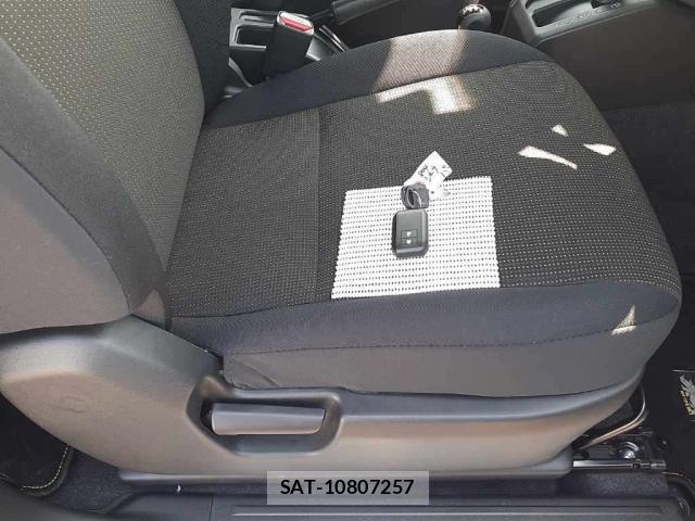 Suzuki JIMNY SIERRA 2026-05 8652400-5