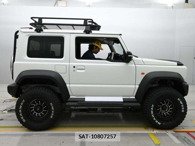 Suzuki JIMNY SIERRA 2026-05 8652400-8