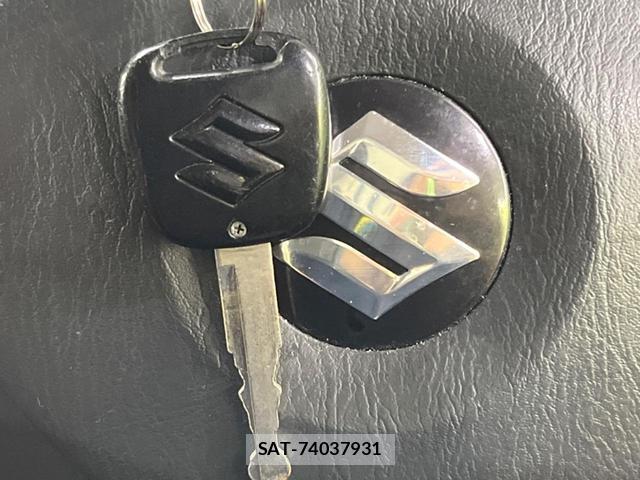 Suzuki JIMNY 2013-11 8647666-6