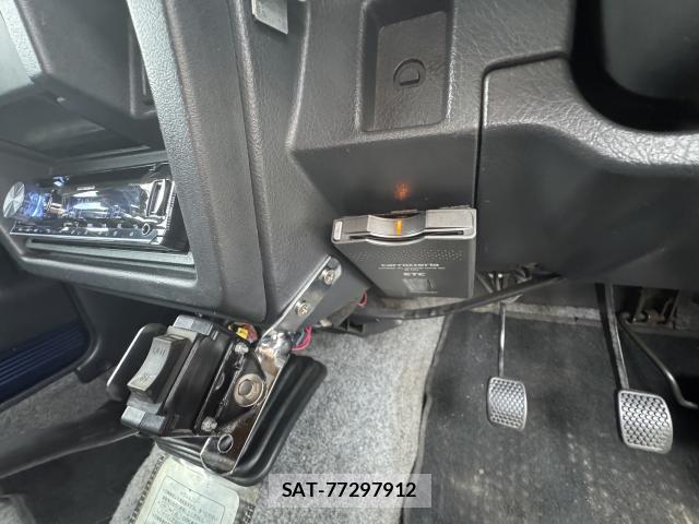 Suzuki JIMNY 1997 8649586-18