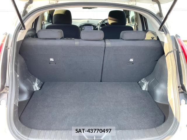 Nissan JUKE 2017-06 8650109-10