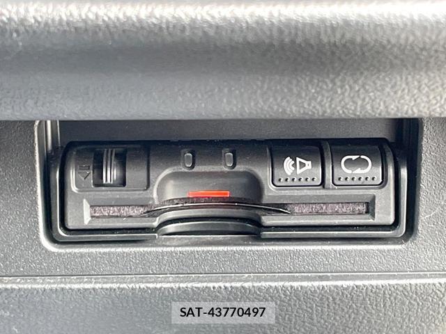 Nissan JUKE 2017-06 8650109-6