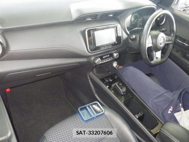Nissan KICKS 2023-11 8649033-2