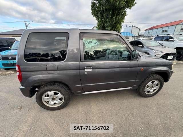 Nissan KIX 2009-12 8651762-11