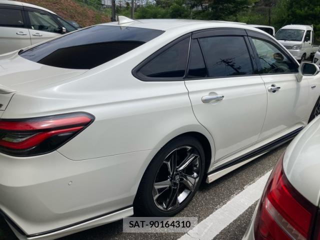 Toyota KLUGER HYBRID 2018-12 8652331-13