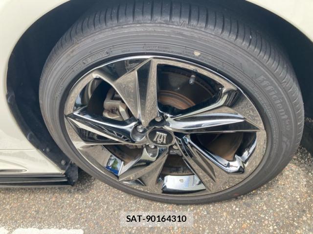 Toyota KLUGER HYBRID 2018-12 8652331-4