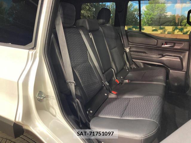 Toyota Land Cruiser 250 2025-03 8649872-9