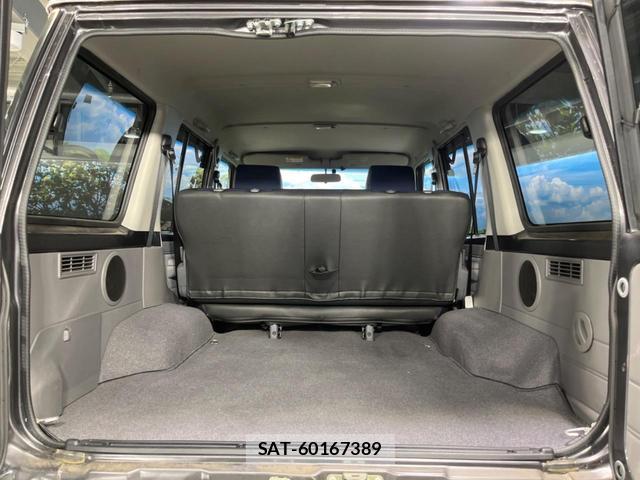 Toyota Land Cruiser 70 2014-09 8647943-10