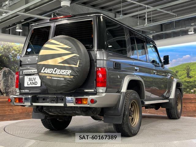 Toyota Land Cruiser 70 2014-09 8647943-17