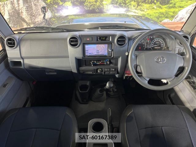 Toyota Land Cruiser 70 2014-09 8647943-2