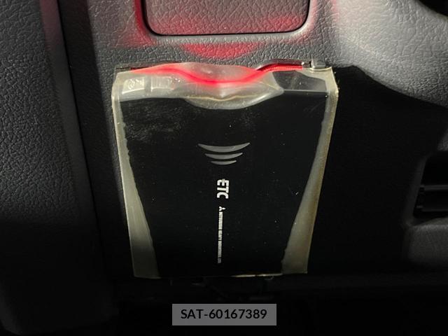 Toyota Land Cruiser 70 2014-09 8647943-6