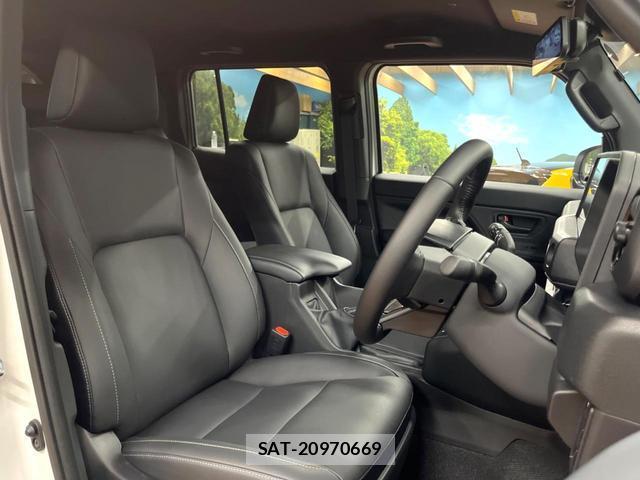 Toyota Land Cruiser FJ 2026-06 8647316-7