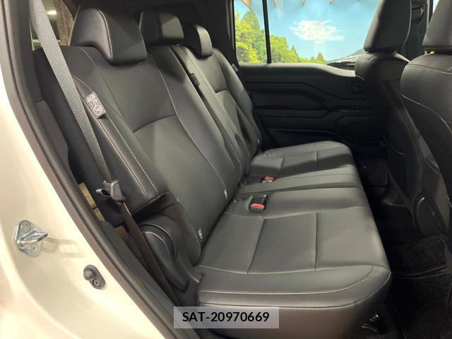 Toyota Land Cruiser FJ 2026-06 8647316-8