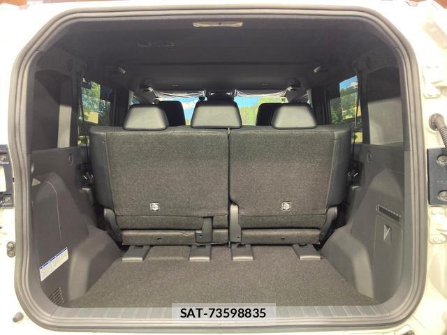 Toyota Land Cruiser FJ 2026-07 8649869-10