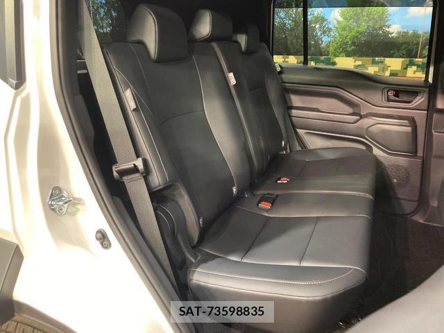 Toyota Land Cruiser FJ 2026-07 8649869-9