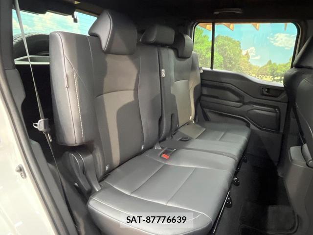 Toyota Land Cruiser FJ 2026-07 8652622-8