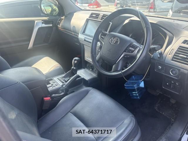Toyota LAND CRUISER PRADO 2017-10 8647587-8