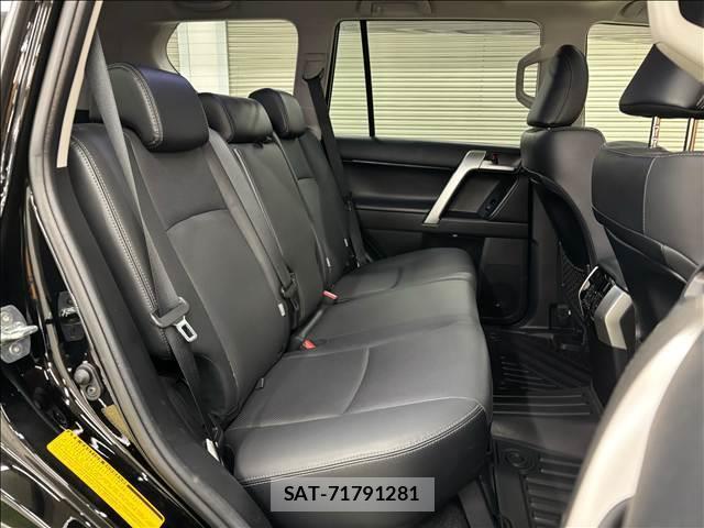 Toyota LAND CRUISER PRADO 2023-10 8649188-11