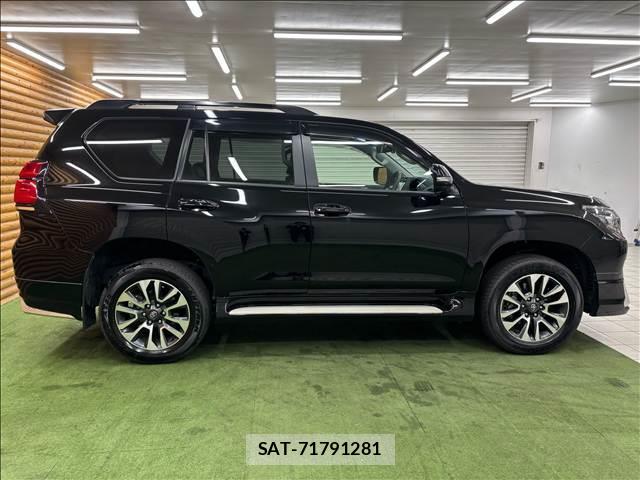 Toyota LAND CRUISER PRADO 2023-10 8649188-17