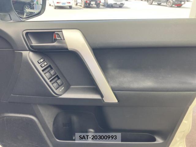 Toyota LAND CRUISER PRADO 2023-10 8652638-7
