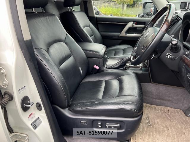 Toyota LAND CRUISER 2010-11 8647246-11