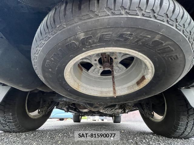 Toyota LAND CRUISER 2010-11 8647246-19