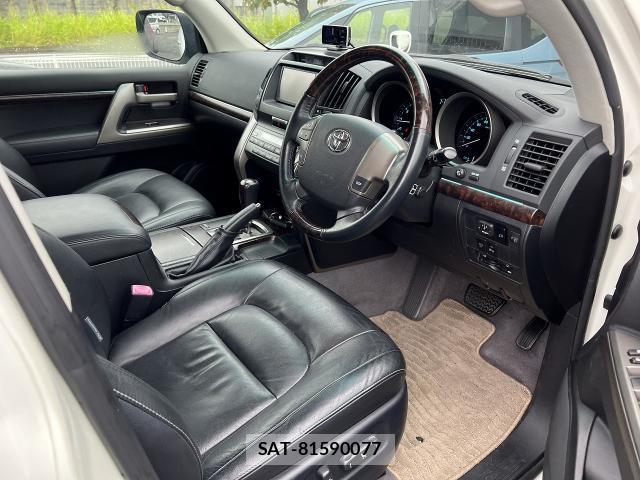 Toyota LAND CRUISER 2010-11 8647246-4
