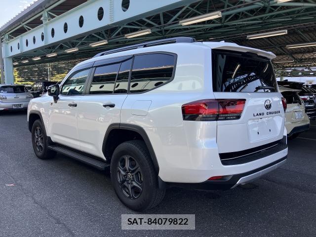 Toyota LAND CRUISER 2023-09 8648810-1