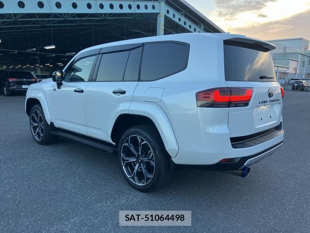 Toyota LAND CRUISER 2023-09 8648813-1