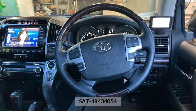 Toyota LAND CRUISER 2013-09 8651304-16