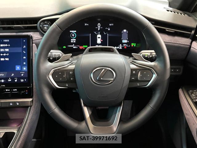 Lexus LBX 2024-08 8649224-10